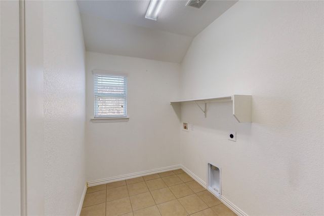 8100 Horseman Road, Fort Worth, TX 76131