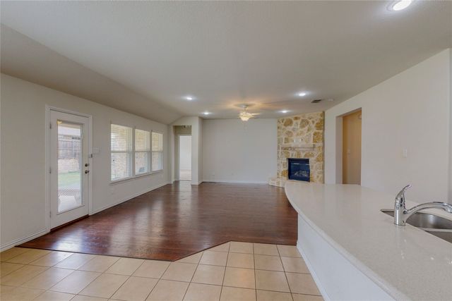 8100 Horseman Road, Fort Worth, TX 76131