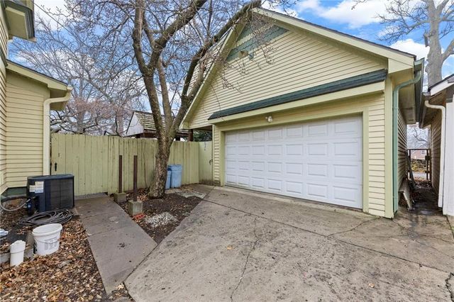 107 E Peoria Street, Paola, KS 66071