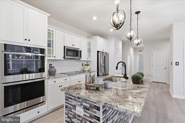 3664 TRAFORD LN, Woodbridge, VA 22193