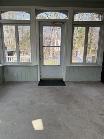 89 Oakcrest Drive, North Attleboro, MA 02760