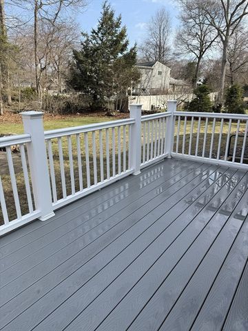 89 Oakcrest Drive, North Attleboro, MA 02760