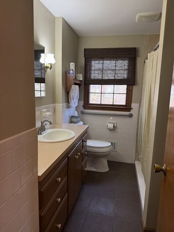 89 Oakcrest Drive, North Attleboro, MA 02760