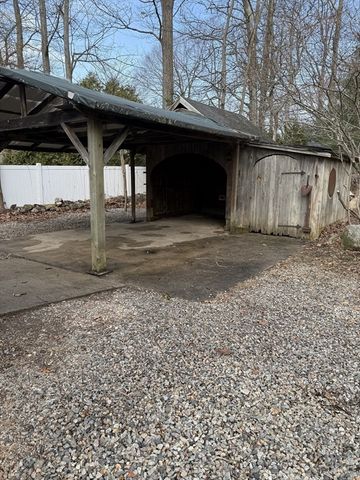 89 Oakcrest Drive, North Attleboro, MA 02760