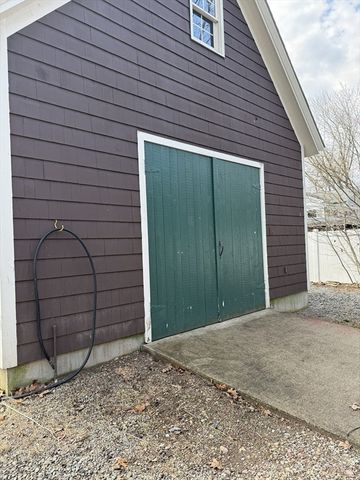 89 Oakcrest Drive, North Attleboro, MA 02760