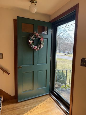 89 Oakcrest Drive, North Attleboro, MA 02760