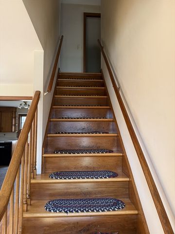 89 Oakcrest Drive, North Attleboro, MA 02760