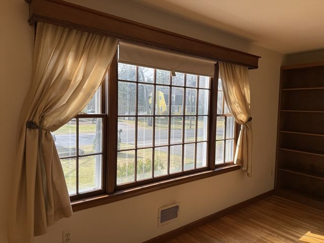 89 Oakcrest Drive, North Attleboro, MA 02760