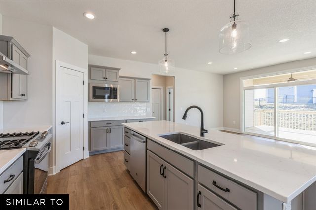 4654 180th Street, Urbandale, IA 50323