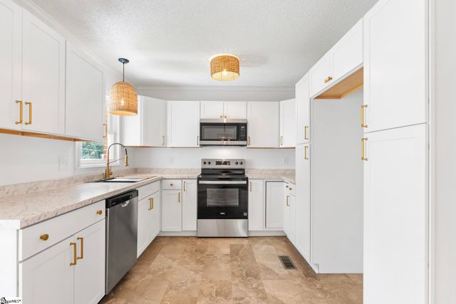 203 Fernwood Circle, Anderson, SC 29626