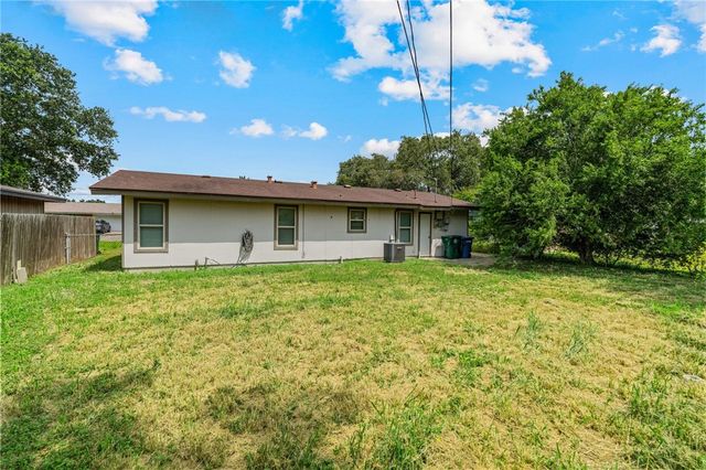 1610 Sprucewood Dr, Corpus Christi, TX 78412