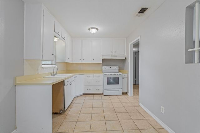 1610 Sprucewood Dr, Corpus Christi, TX 78412