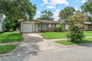 1610 Sprucewood Dr, Corpus Christi, TX 78412