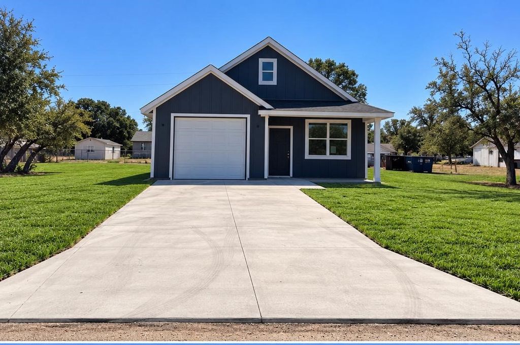 317 Timberline Drive, Granbury, TX 76048 — exterior