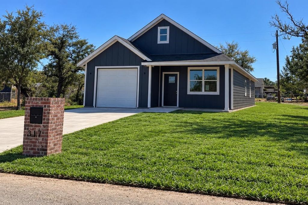 317 Timberline Drive, Granbury, TX 76048 — photo 2