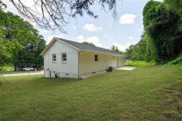 353 Roxbury Drive, Riverdale, GA 30274