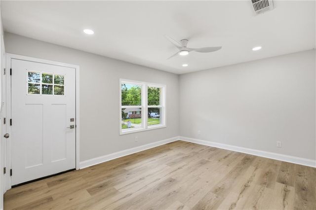 353 Roxbury Drive, Riverdale, GA 30274