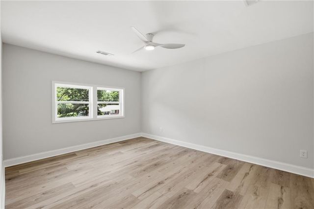353 Roxbury Drive, Riverdale, GA 30274