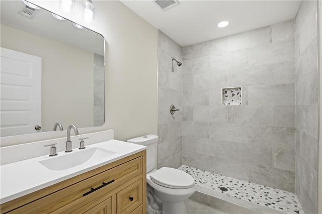 353 Roxbury Drive, Riverdale, GA 30274