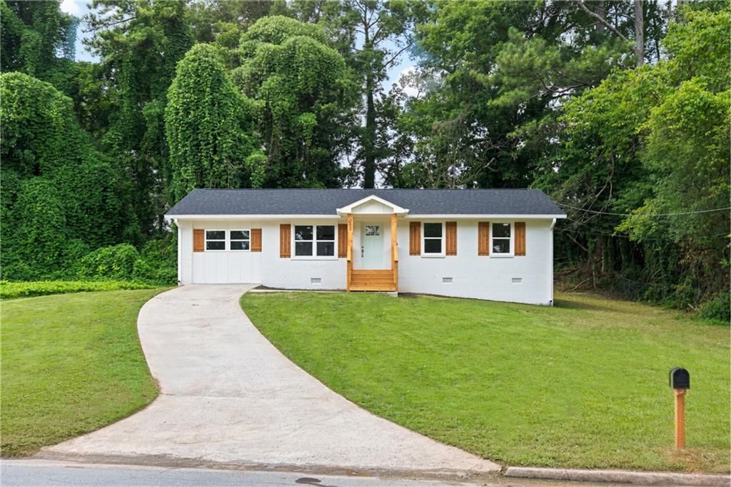 353 Roxbury Drive, Riverdale, GA 30274