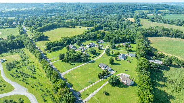 3454 Williamsport Pike, Williamsport, TN 38487