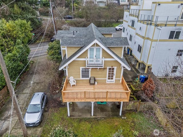 2071 Gilman Drive W, Seattle, WA 98119