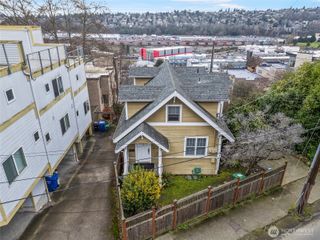 2071 Gilman Drive W, Seattle, WA 98119