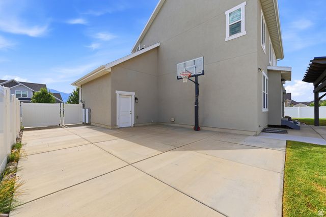 11704 S 2610 W, Riverton, UT 84065