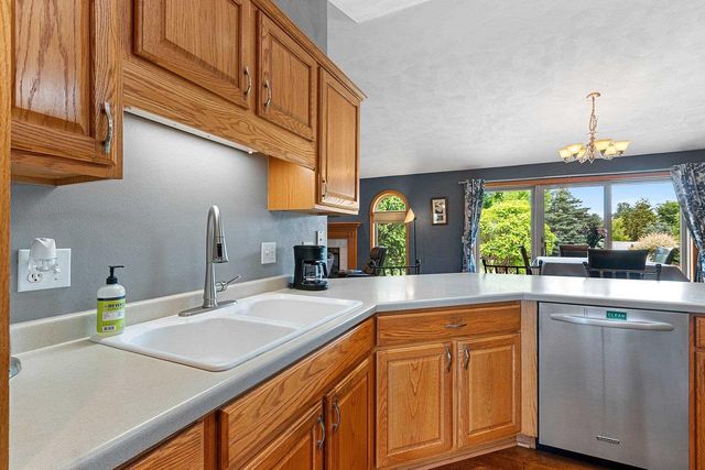 1301 KAMPO DRIVE, Neenah, WI 54956
