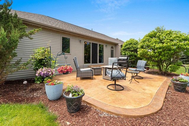 1301 KAMPO DRIVE, Neenah, WI 54956