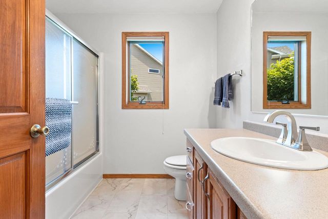 1301 KAMPO DRIVE, Neenah, WI 54956