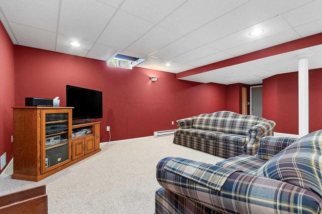 1301 KAMPO DRIVE, Neenah, WI 54956