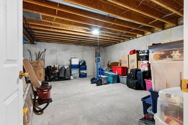 1301 KAMPO DRIVE, Neenah, WI 54956