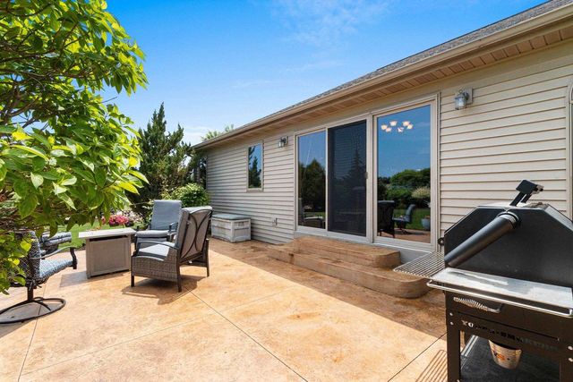 1301 KAMPO DRIVE, Neenah, WI 54956