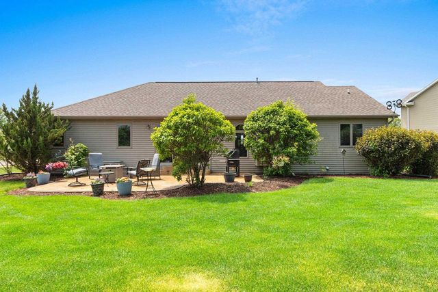 1301 KAMPO DRIVE, Neenah, WI 54956