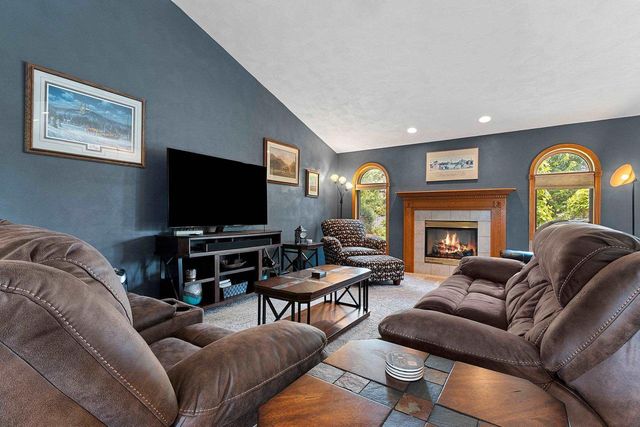 1301 KAMPO DRIVE, Neenah, WI 54956