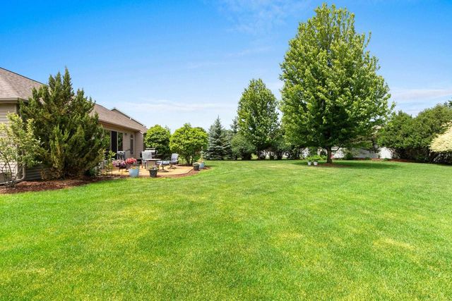 1301 KAMPO DRIVE, Neenah, WI 54956