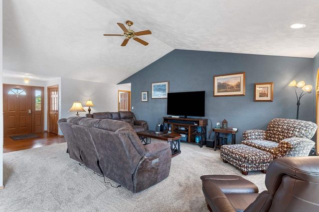 1301 KAMPO DRIVE, Neenah, WI 54956