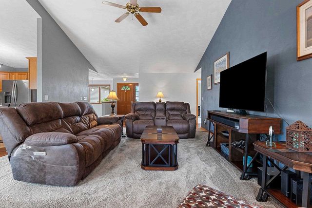 1301 KAMPO DRIVE, Neenah, WI 54956