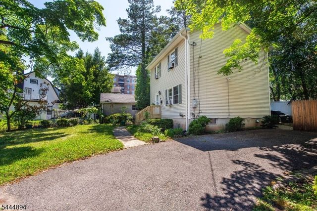 19 Franklin Pl, Hackensack City, NJ 07601