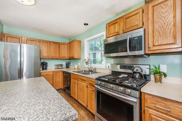 19 Franklin Pl, Hackensack City, NJ 07601