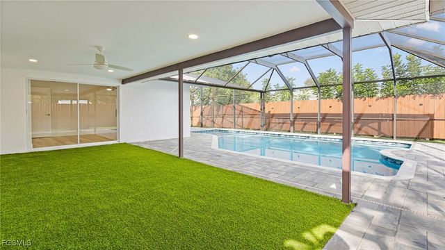 1393 White Cedar LN, North Fort Myers, FL 33917