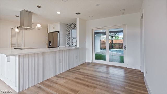 1393 White Cedar LN, North Fort Myers, FL 33917