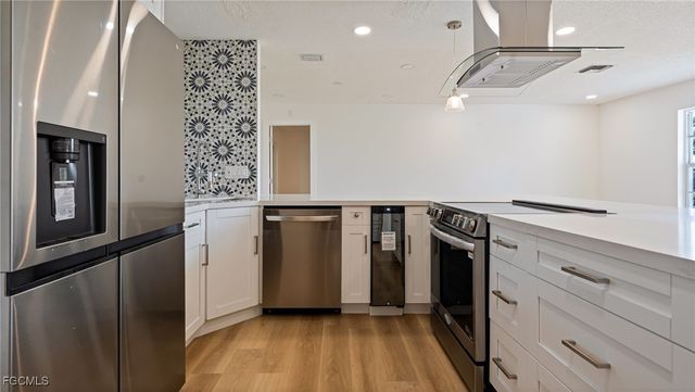 1393 White Cedar LN, North Fort Myers, FL 33917