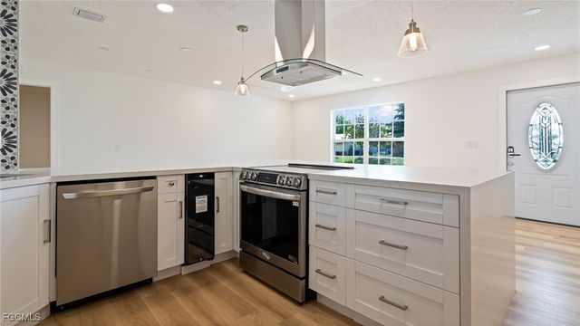 1393 White Cedar LN, North Fort Myers, FL 33917