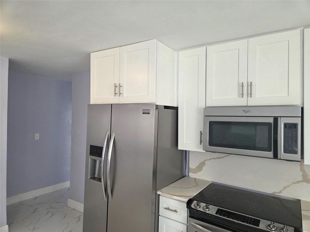 7925 SW 9th St 7925, North Lauderdale, FL 33068