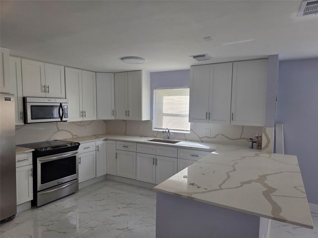 7925 SW 9th St 7925, North Lauderdale, FL 33068