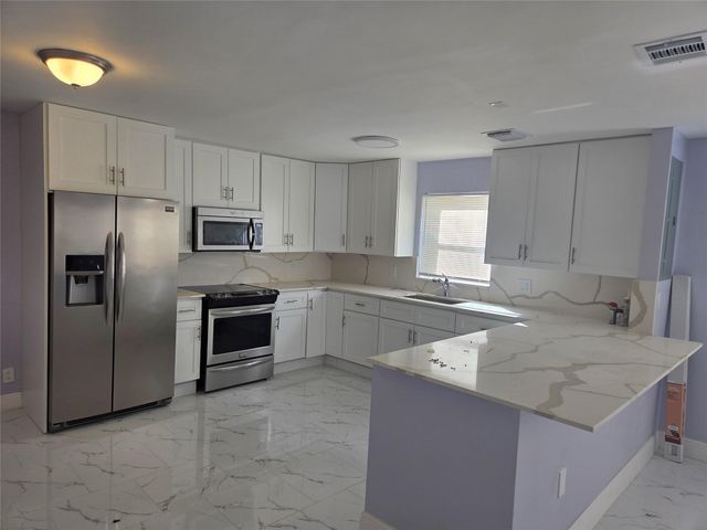 7925 SW 9th St 7925, North Lauderdale, FL 33068