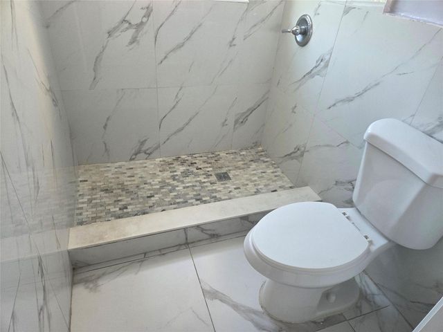 7925 SW 9th St 7925, North Lauderdale, FL 33068