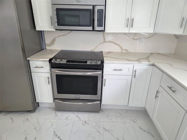 7925 SW 9th St 7925, North Lauderdale, FL 33068